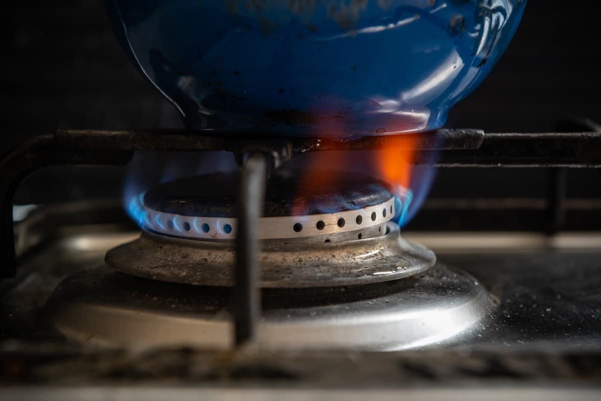 Auxílio gás 2025: veja quem tem direito, valor e como receber