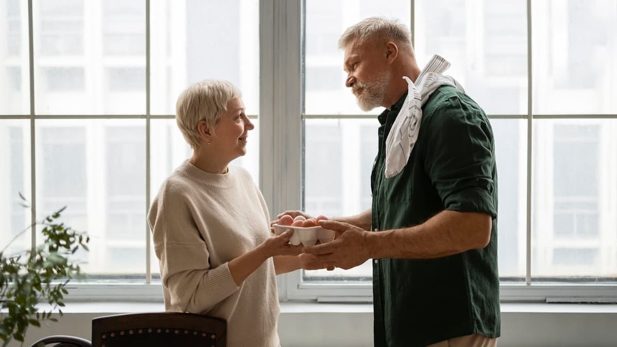 Cuidadores de idosos no Brasil: Heróis invisíveis ou desamparados?