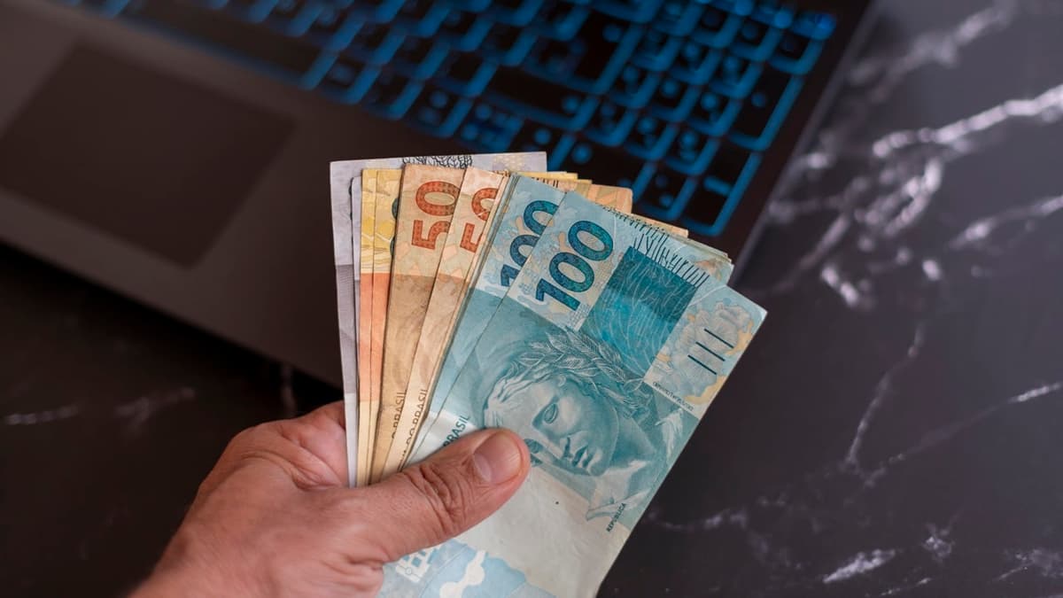 Tudo sobre o décimo terceiro salário: Direitos, cálculo e datas importantes