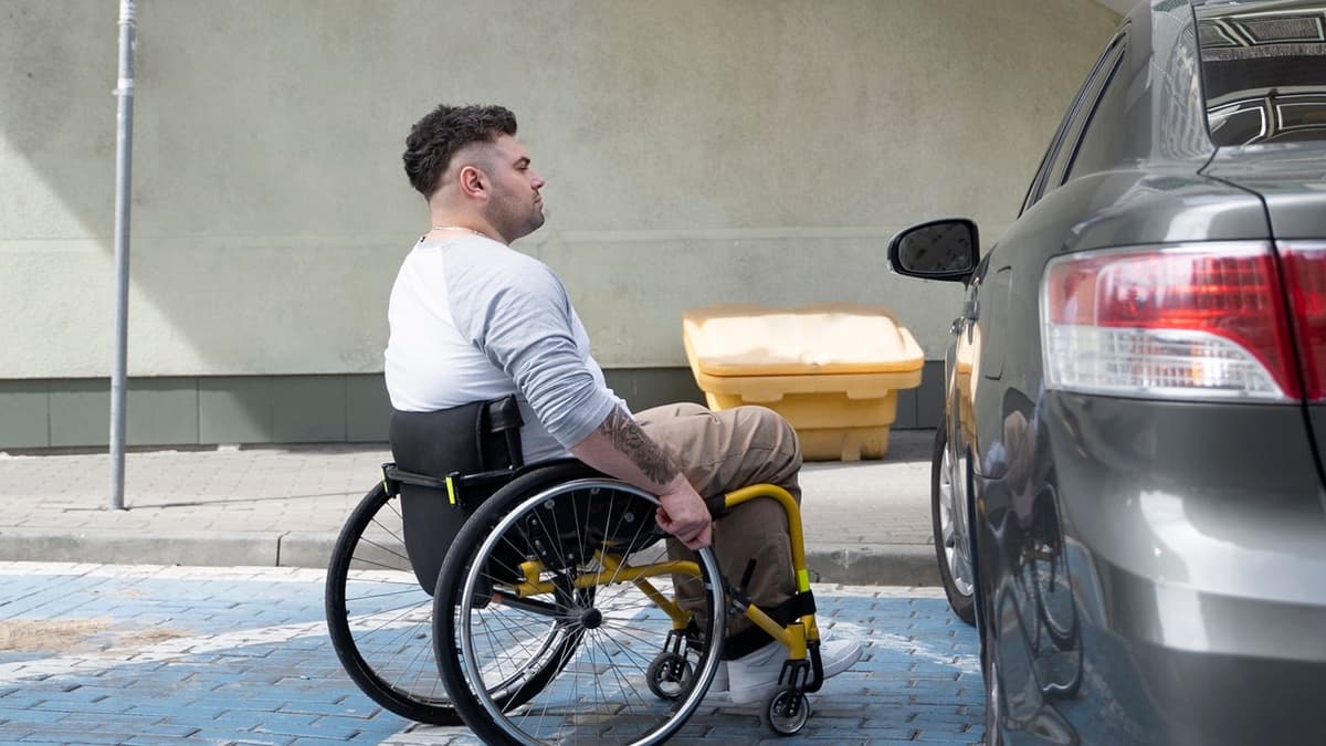 Aprovada lei contra o reboque de veículos de pessoas com deficiência e idosos