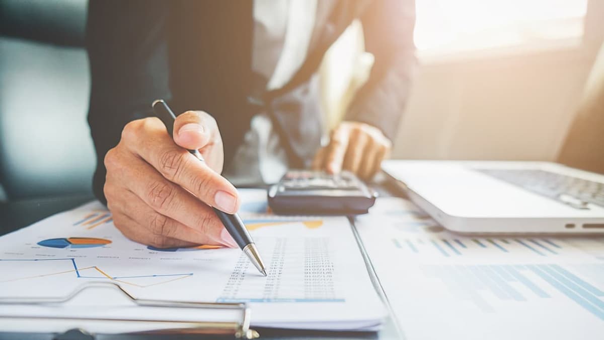 IPVA, IPTU e mensalidades: Como enfrentar janeiro, o mês de contas altas