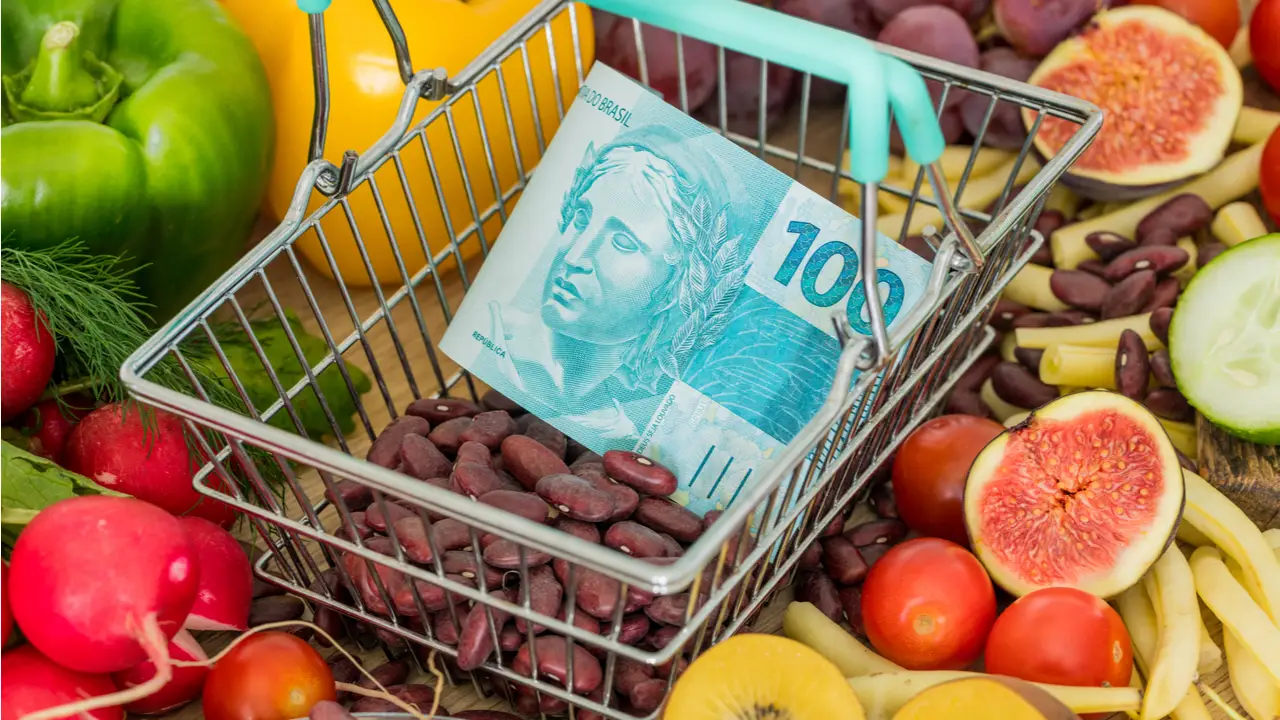 Impacto da queda do dólar e safra favorável no preço dos alimentos, segundo Haddad