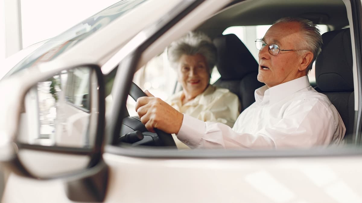 Renovação automática da CNH também vale para idosos? Entenda as regras!