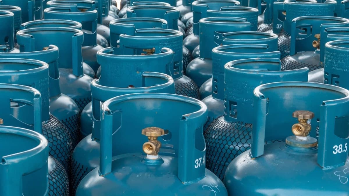 Política para baixar gás de cozinha divide estratégias do governo