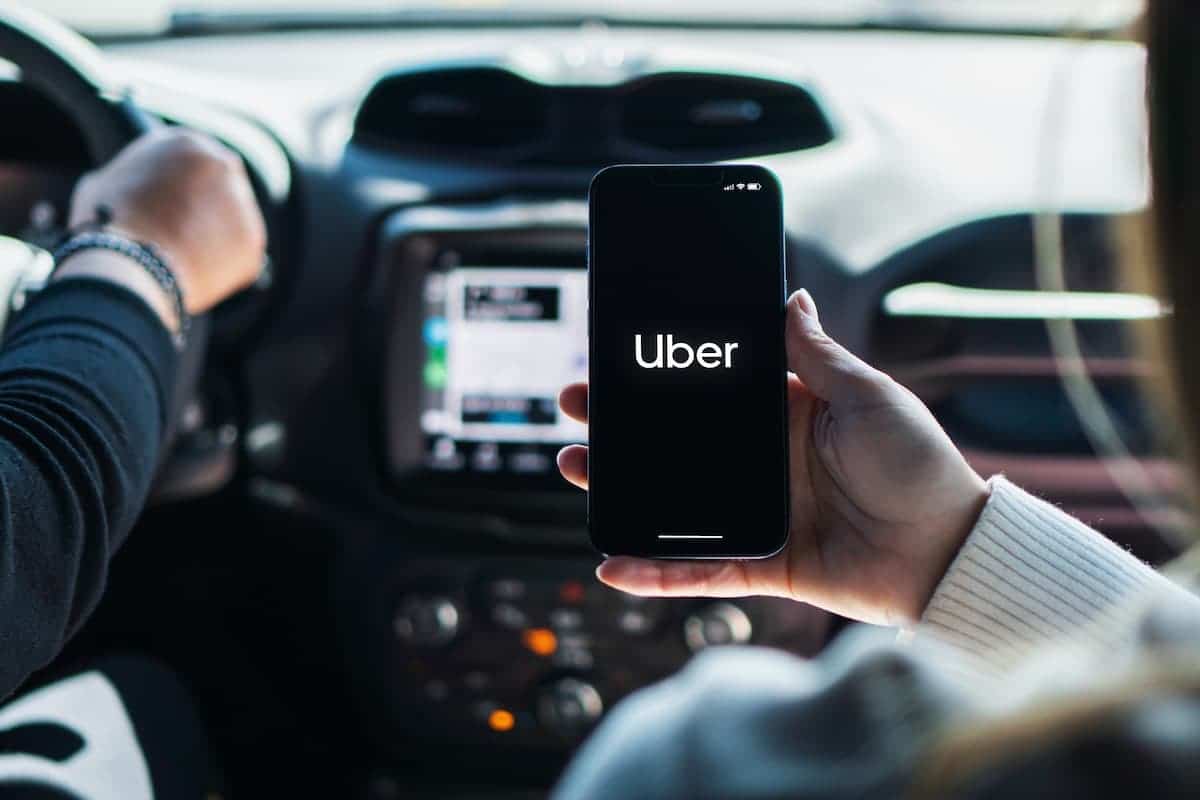 Uber em 2025: funções pouco usadas que podem reduzir seus gastos nas corridas