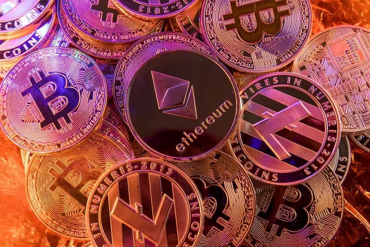 Impactos da guerra comercial nas criptomoedas e no mercado global