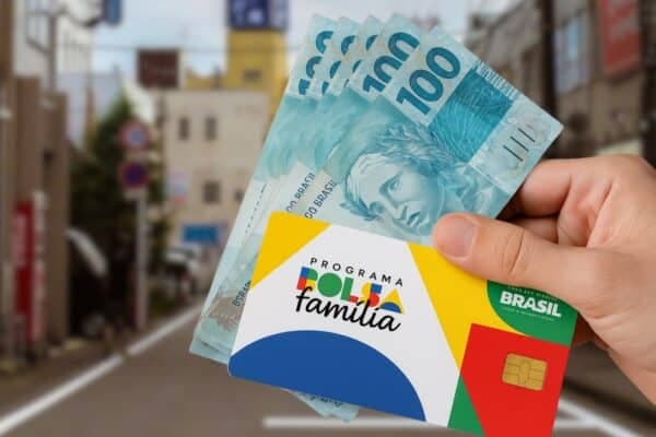 Mulher é flagrada recebendo Bolsa Família como moradora de rua em fraude descoberta